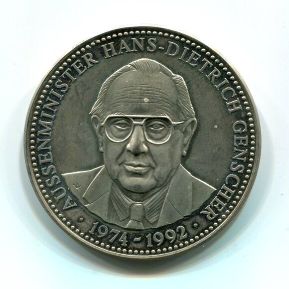 Germany Hans-Dietrich Genscher Medal (b735-16) - Picture 1 of 2
